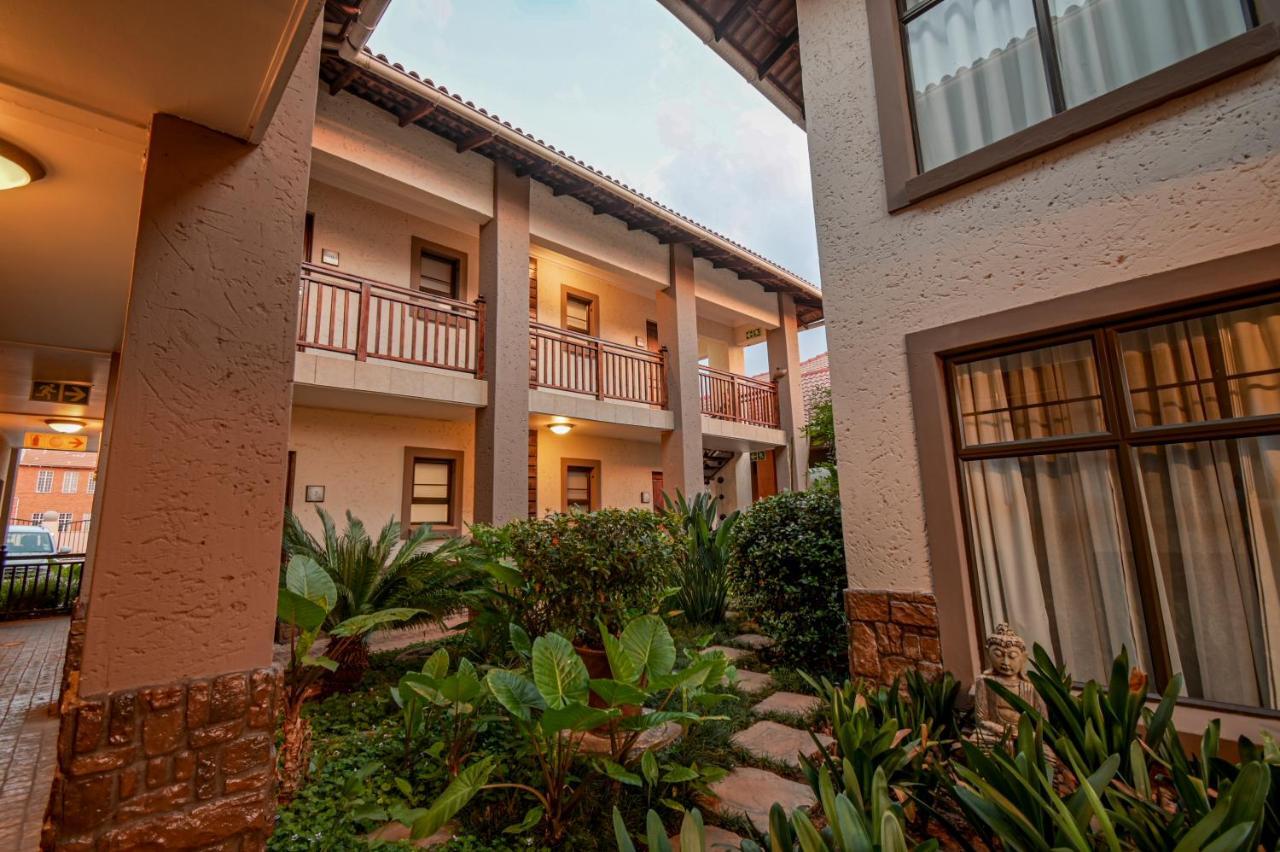 Villa Bali Luxury Guesthouse Bloemfontein Exterior foto